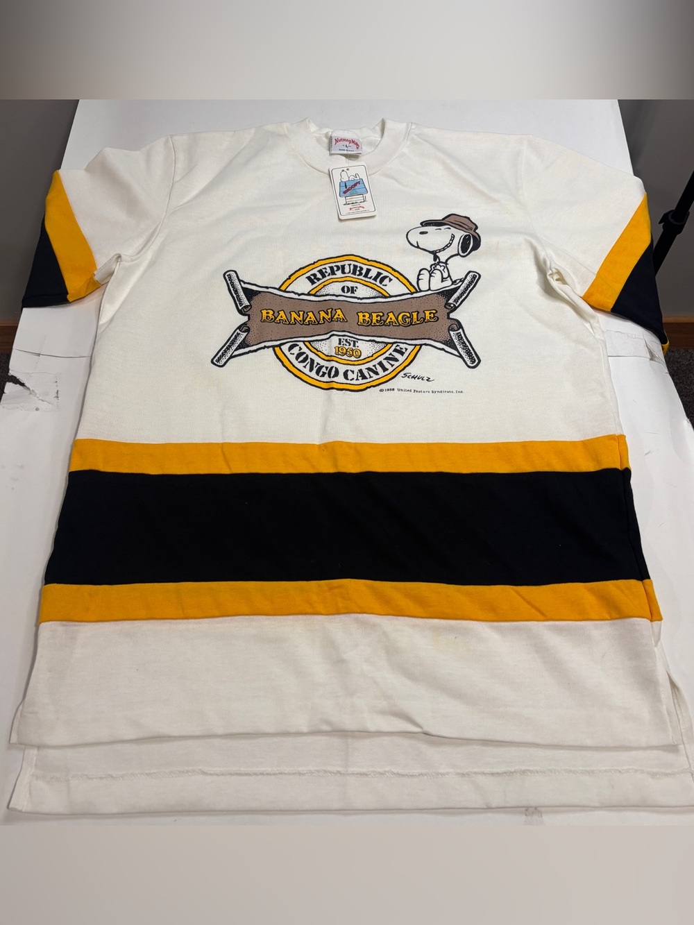 Snoopy – Vintage Banana Beagle – Congo Canine Jersey – Made in USA - Size Large